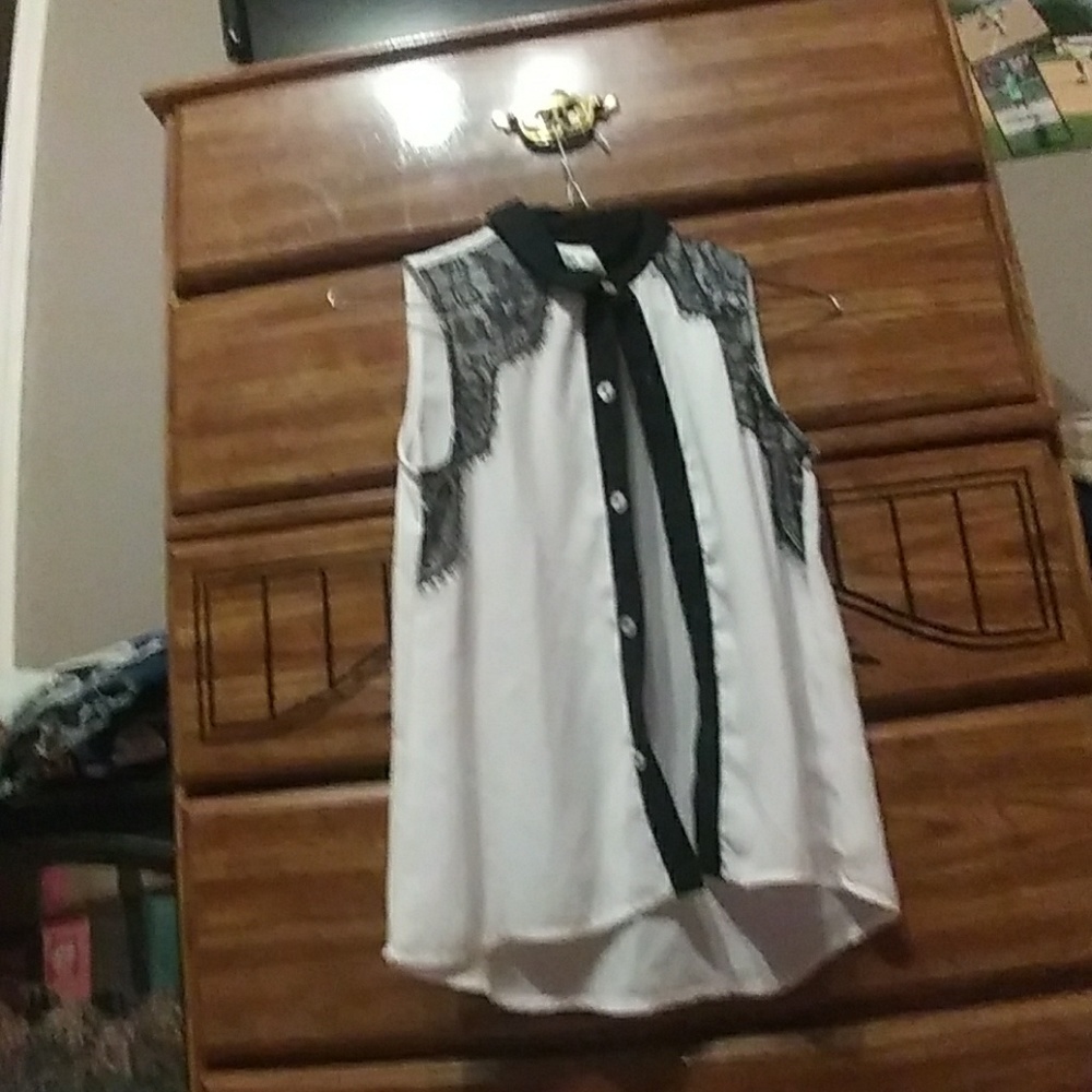 Tank button up